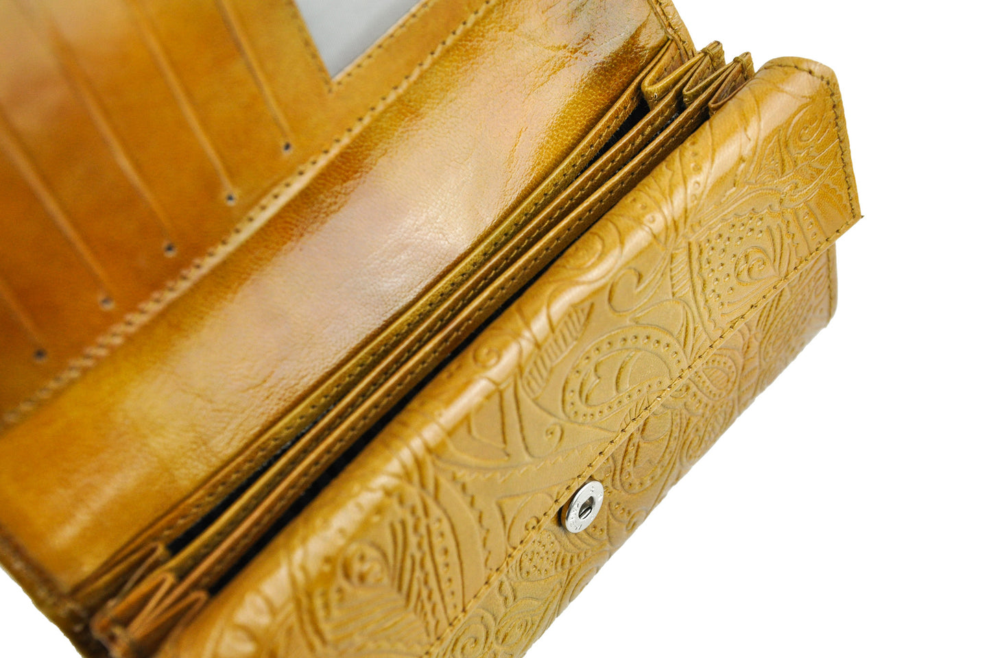 Embossed Leather Wallet – Artisan Design