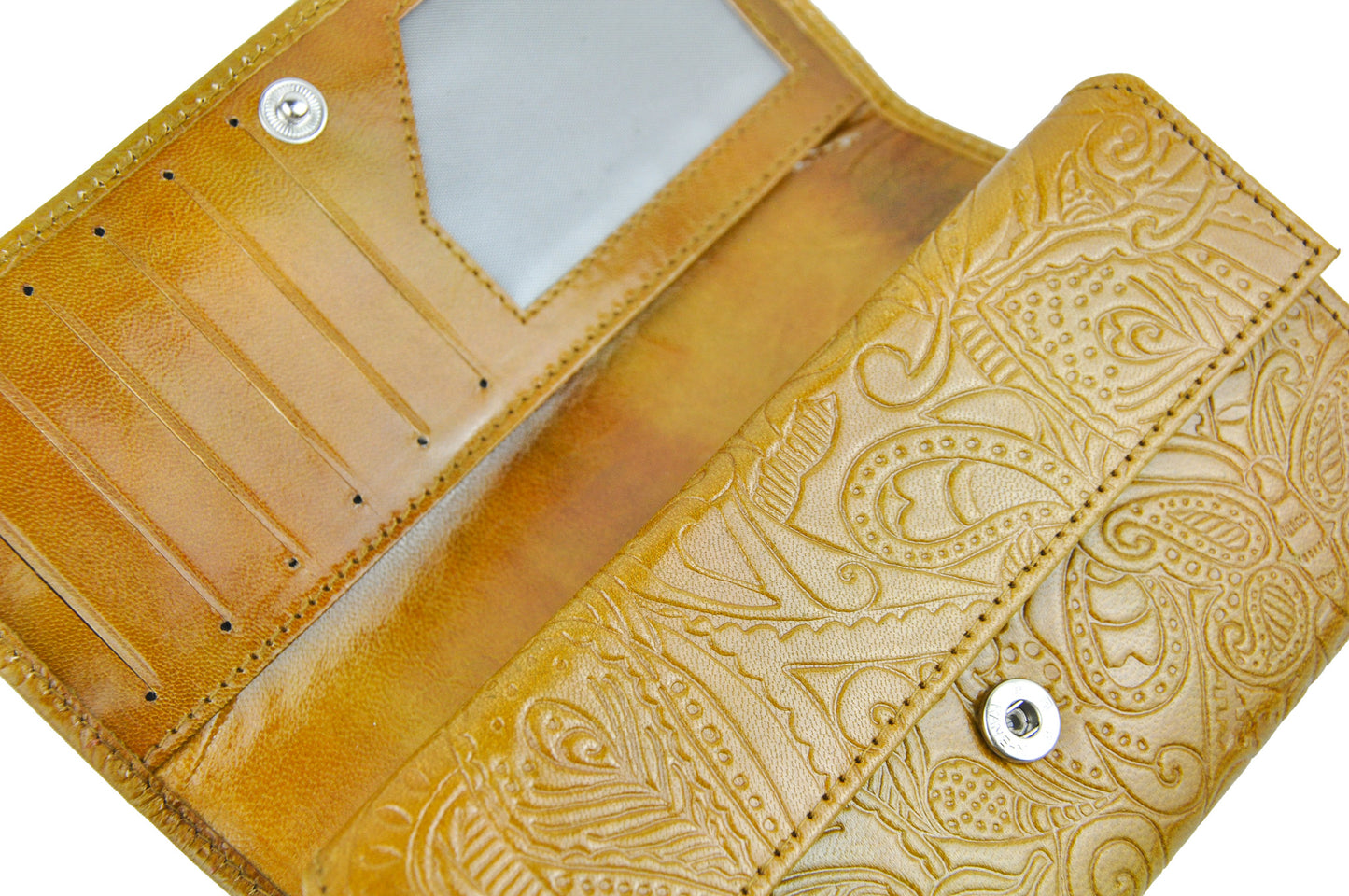 Embossed Leather Wallet – Artisan Design