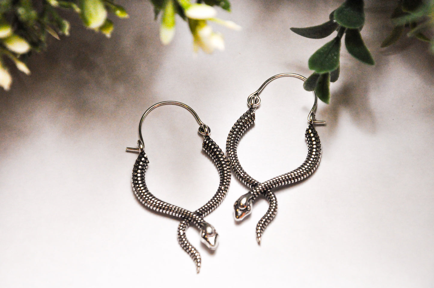 Divya Serpentine Hoops