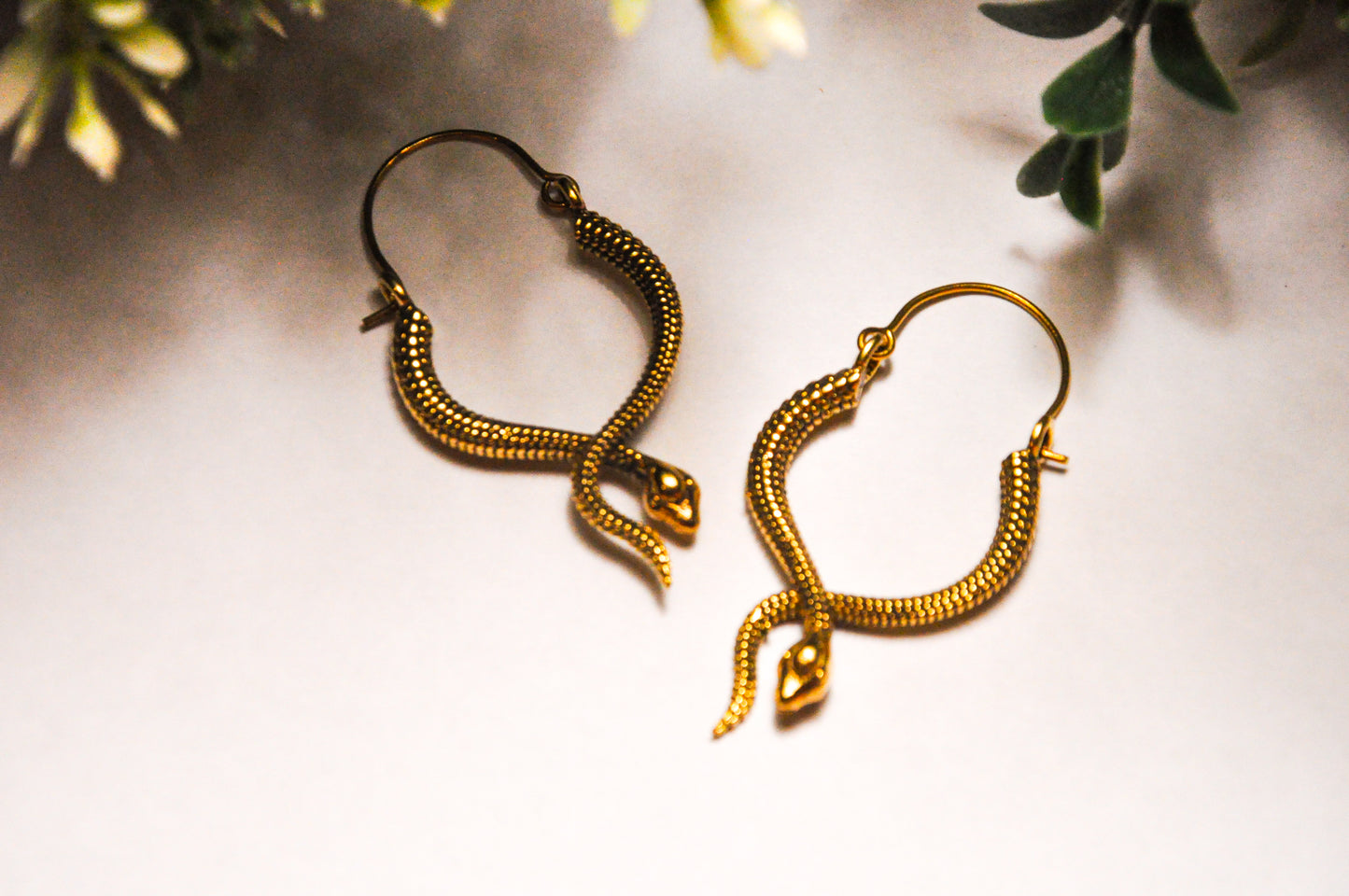Divya Serpentine Hoops