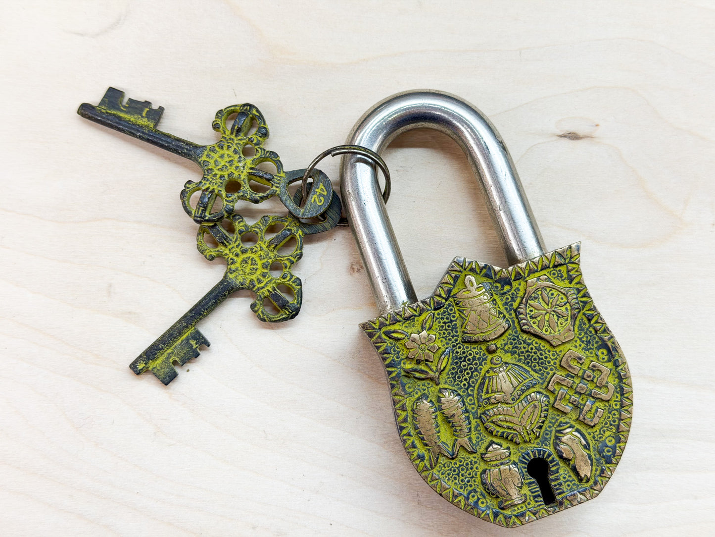 Antique-Style Brass Padlock with Tibetan Eight Auspicious Symbols – Handmade Decorative Lock from India