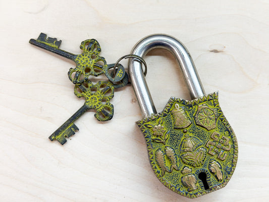 Antique-Style Brass Padlock with Tibetan Eight Auspicious Symbols – Handmade Decorative Lock from India