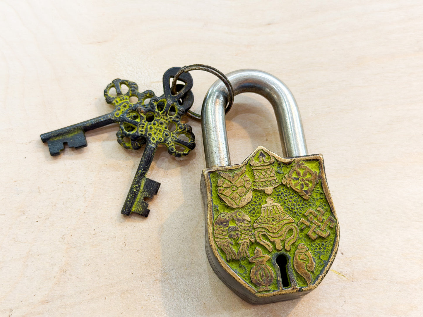 Antique-Style Brass Padlock with Tibetan Eight Auspicious Symbols – Handmade Decorative Lock from India