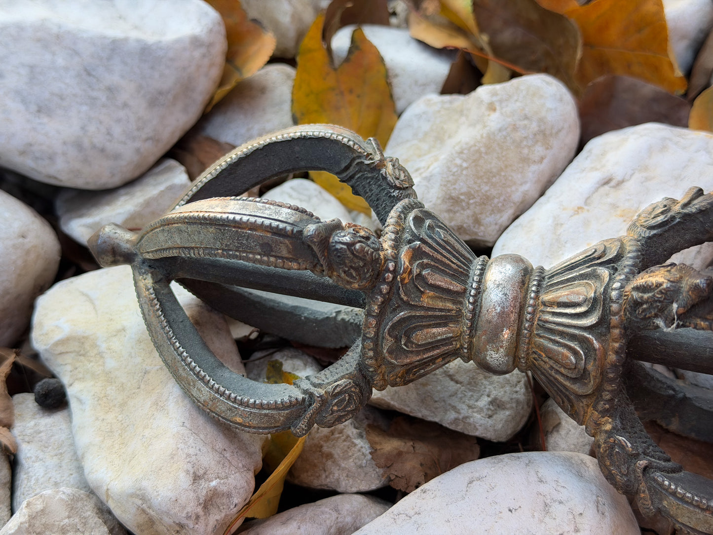 Handcrafted Iron Vajra (Dorje) – Tibetan Ritual Symbol from Nepal