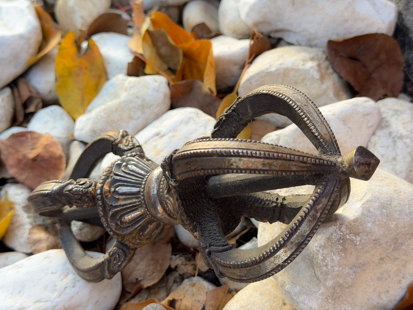 Handcrafted Iron Vajra (Dorje) – Tibetan Ritual Symbol from Nepal