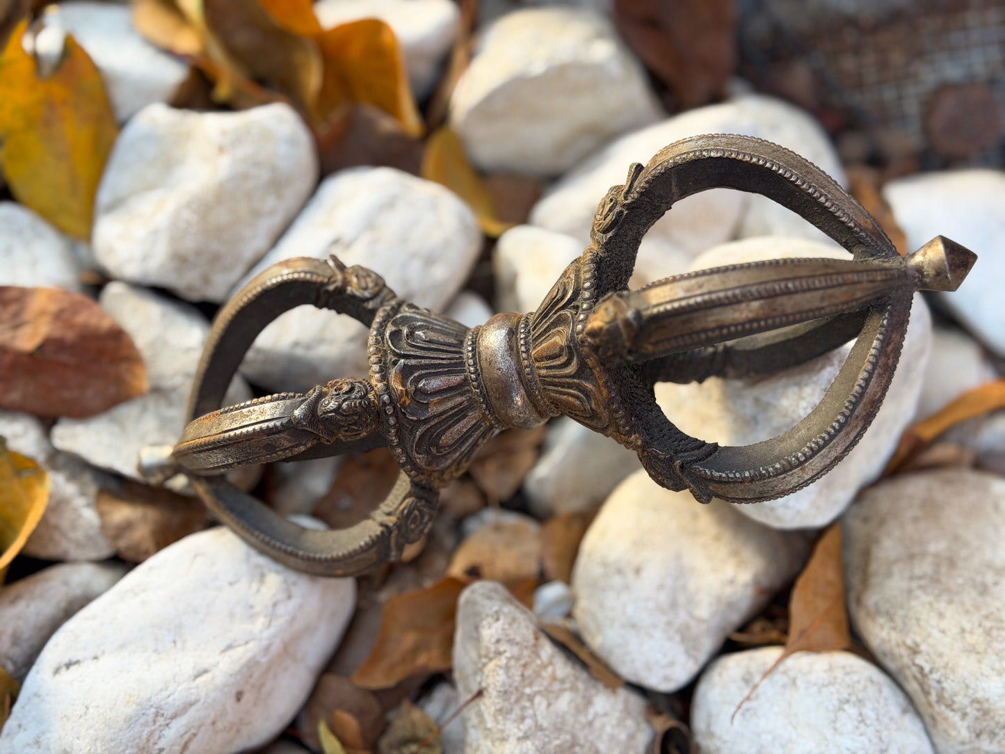 Handcrafted Iron Vajra (Dorje) – Tibetan Ritual Symbol from Nepal