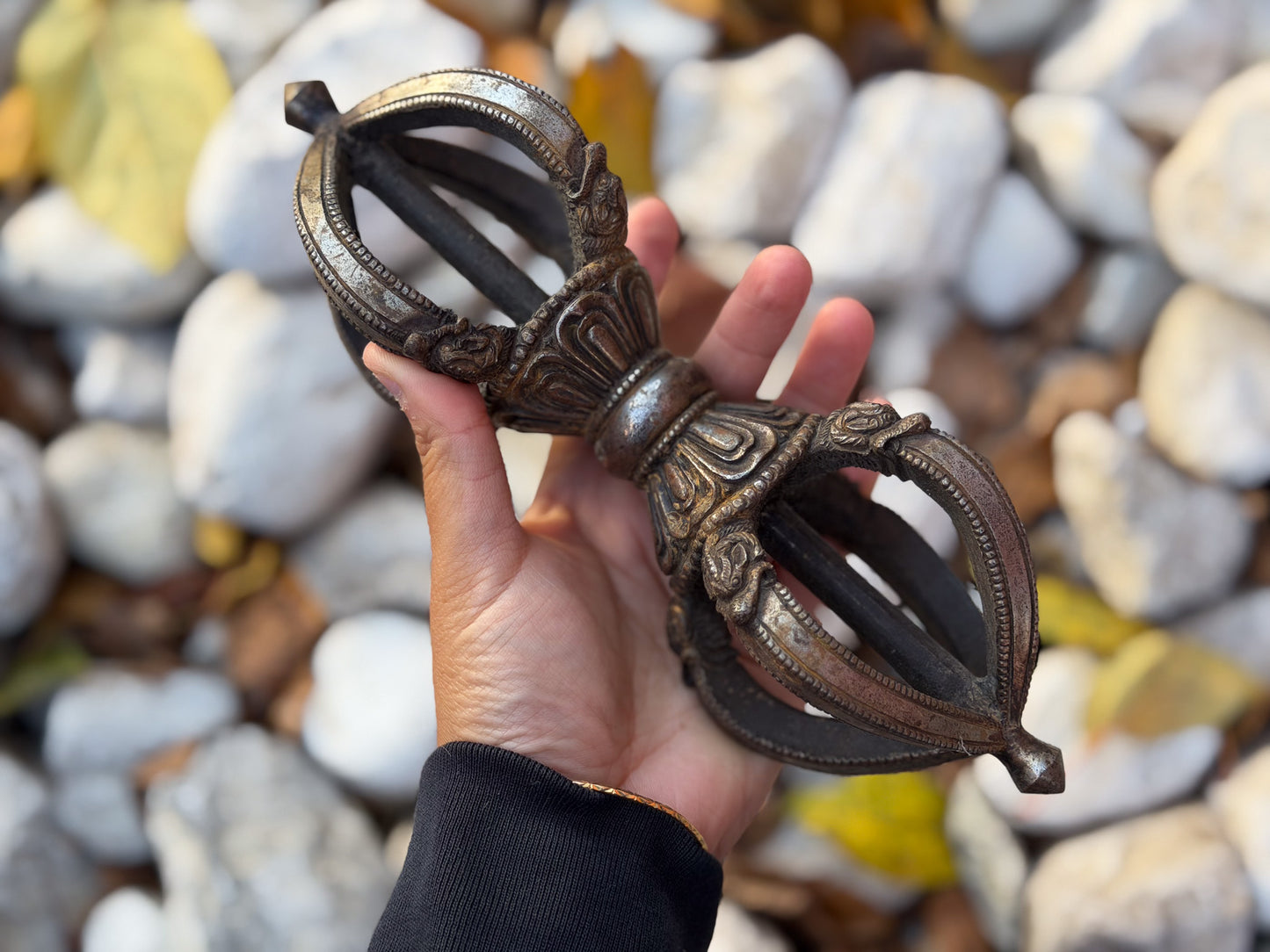 Handcrafted Iron Vajra (Dorje) – Tibetan Ritual Symbol from Nepal
